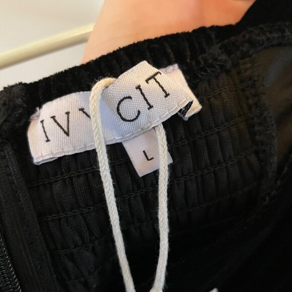 NWT! Ivy City Livi Jumpsuit in Black Velvet Size Large PERFECT FOR THE HOLIDAYS - Picture 7 of 8